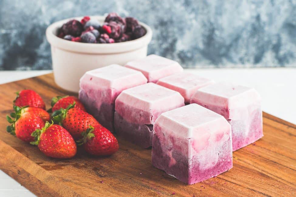 berry cheesecake fat bombs