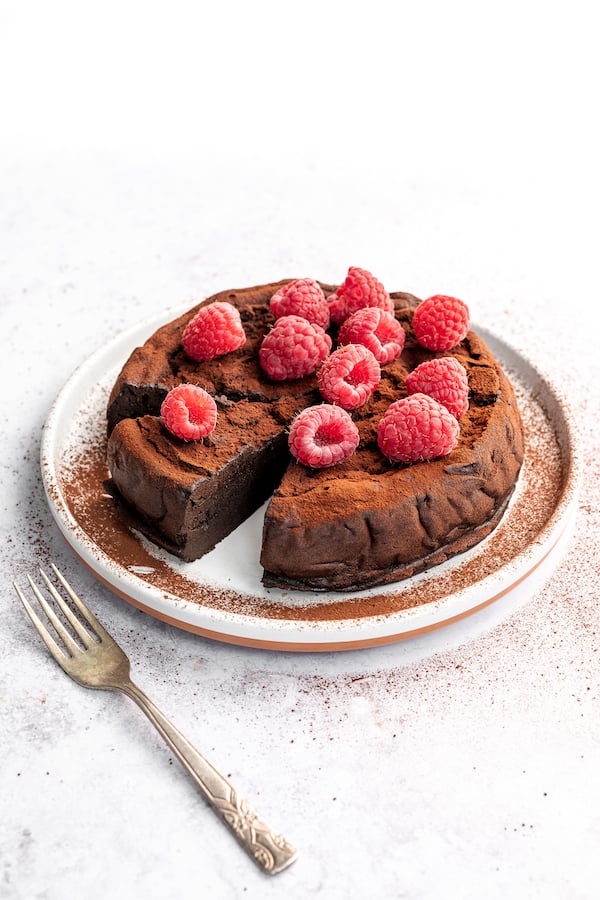 keto flourless chocolate cake