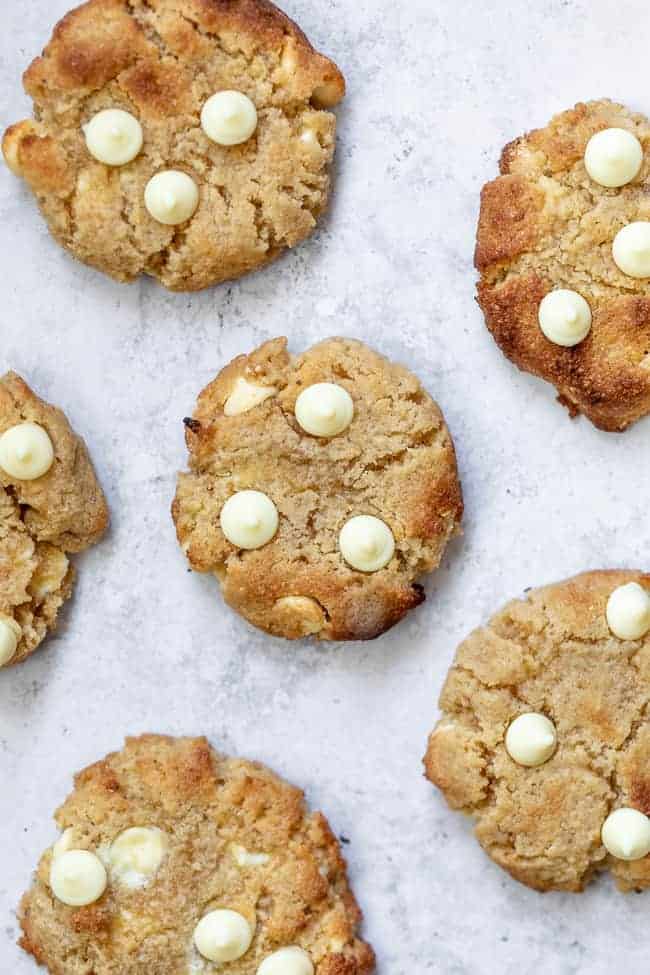 bunch of keto white chocolate chip cookies